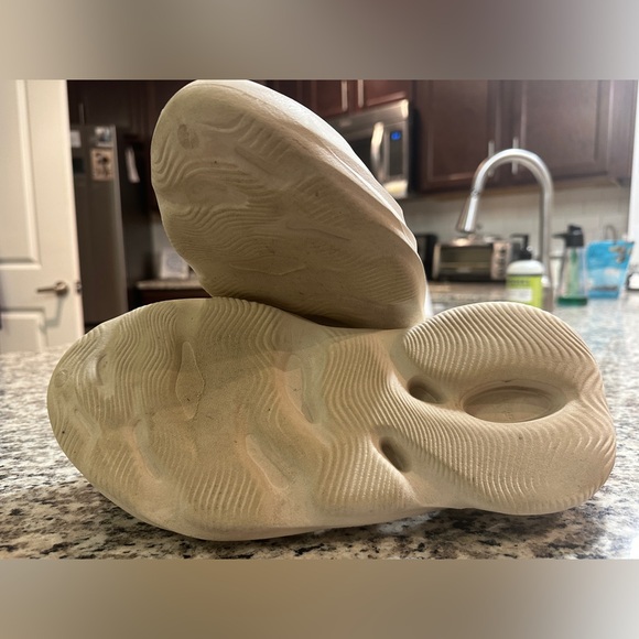 YEEZY Foam RNNR - Picture 8 of 9